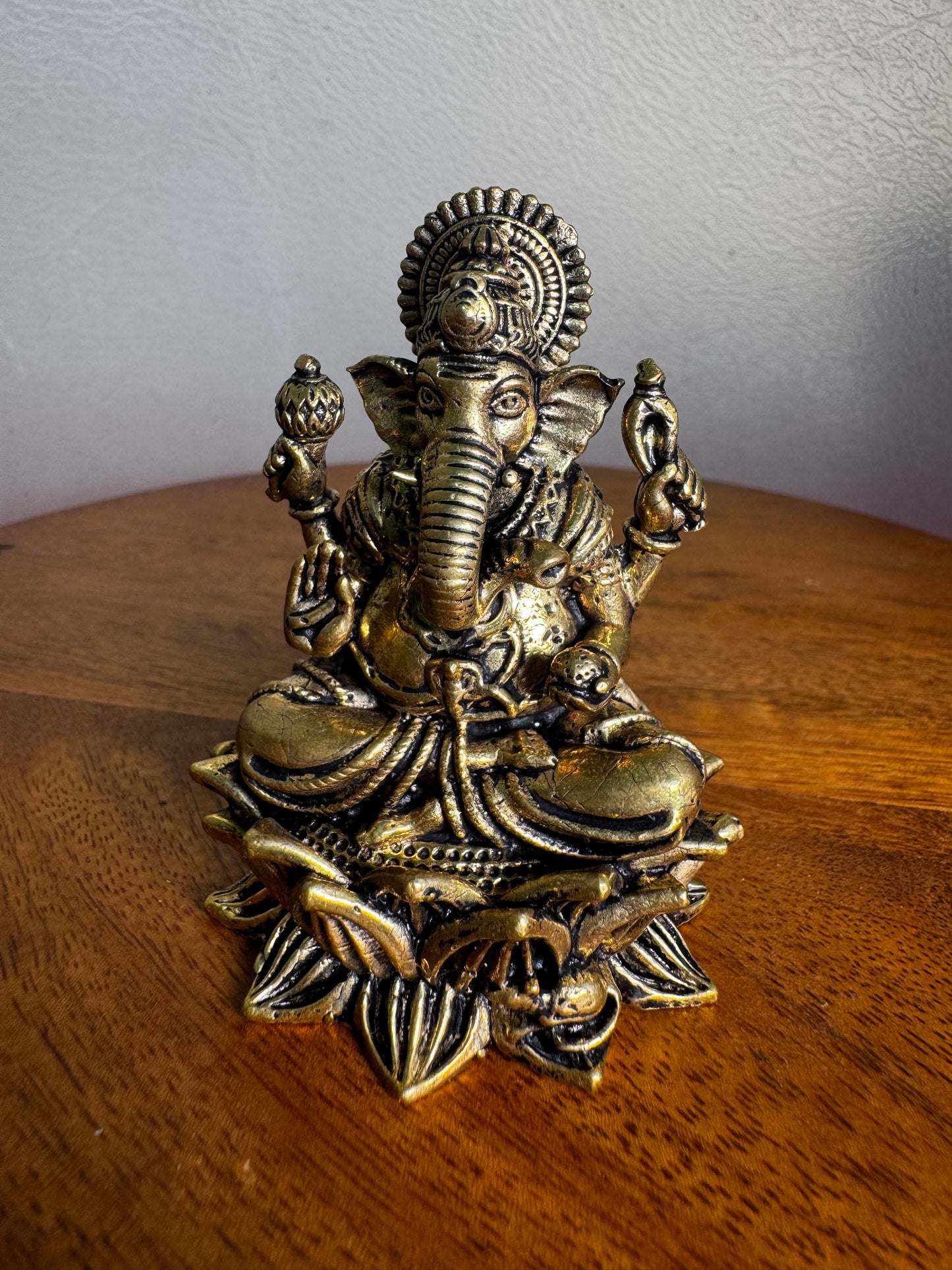 Ganesha Sitting On Kamala Peeta - Prasiddh idols present Panchaloha idol