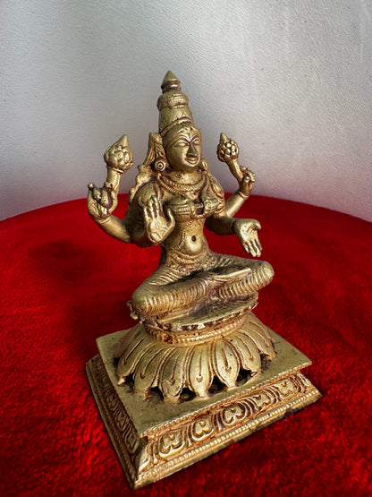 Lakshmi Devi - Prasiddh idols presents Panchaloha Made Museum Replicated Idol