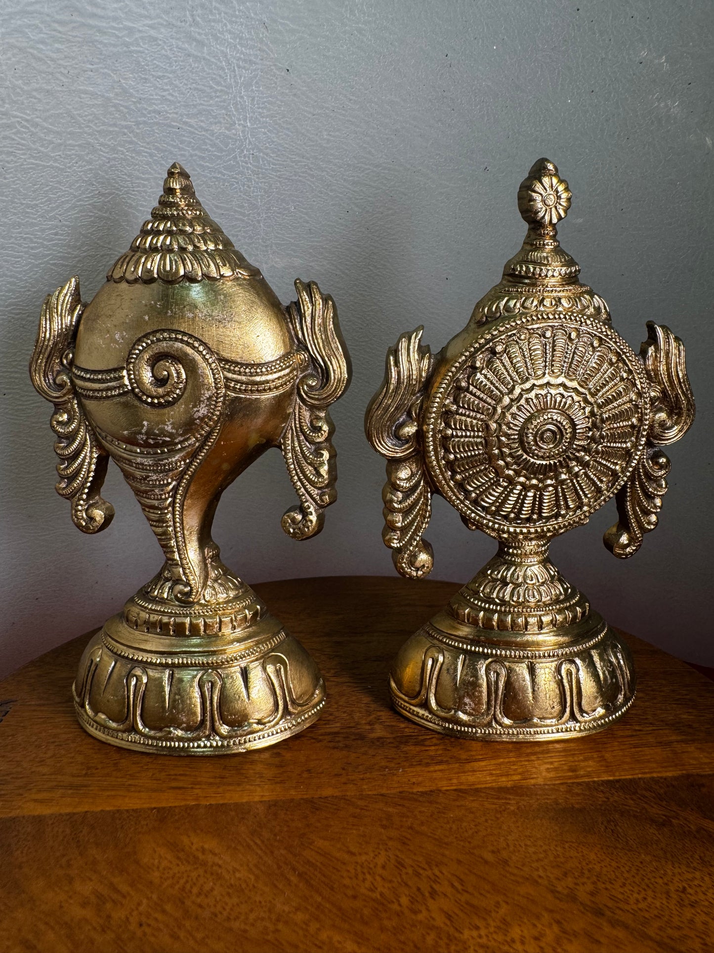 Shanku Chakra Stand - Prasiddh idols presents Panchaloha handcrafted item
