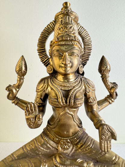 Mahalakshmi Devi - Prasiddh idols presents copper idol