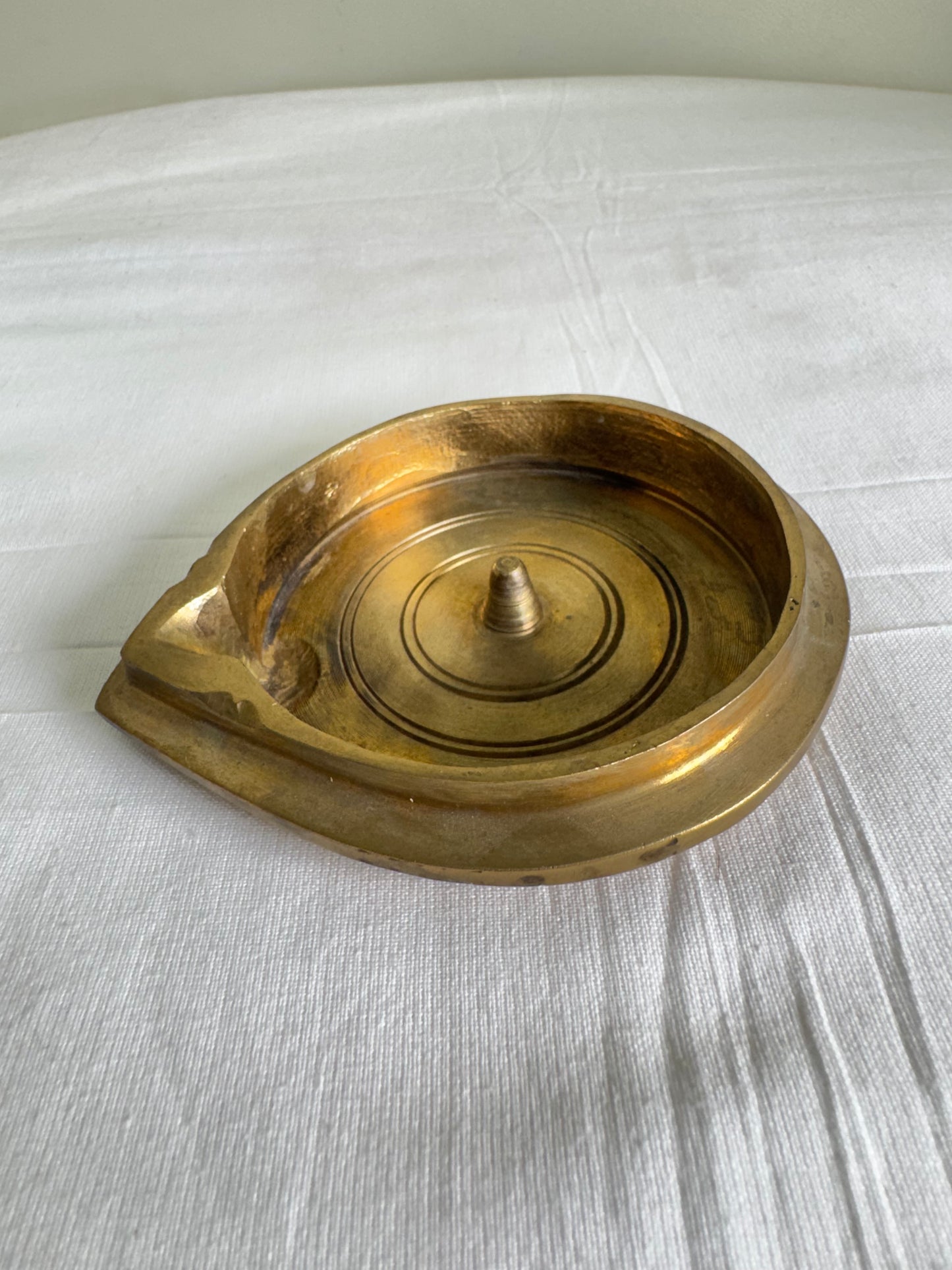 Tatte / Battalu Deepa/Deepam/Lamp - Prasiddh Idols Presents Panchaloha handcrafted plate lamp