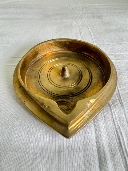 Tatte / Battalu Deepa/Deepam/Lamp - Prasiddh Idols Presents Panchaloha handcrafted plate lamp
