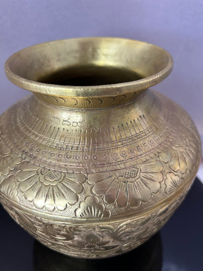 Vintage brass cast rare design pot