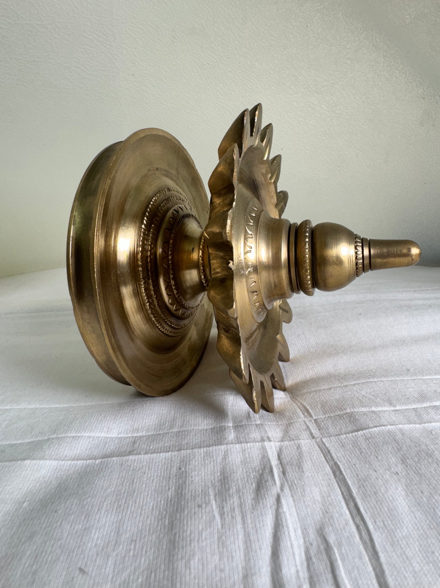 Shodasha Lamp -Prasiddh idols presents panchaloha handcrafted deepa ( 1 piecs )