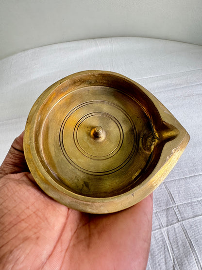 Tatte / Battalu Deepa/Deepam/Lamp - Prasiddh Idols Presents Panchaloha handcrafted plate lamp