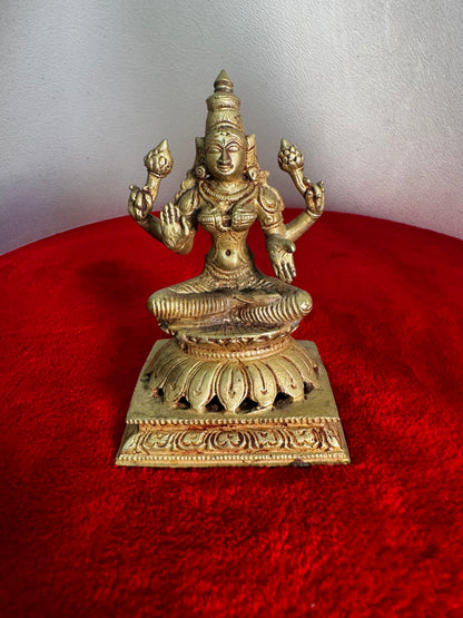 Lakshmi Devi - Prasiddh idols presents Panchaloha Made Museum Replicated Idol