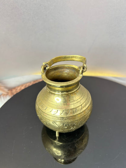 Vintage kamandala pot