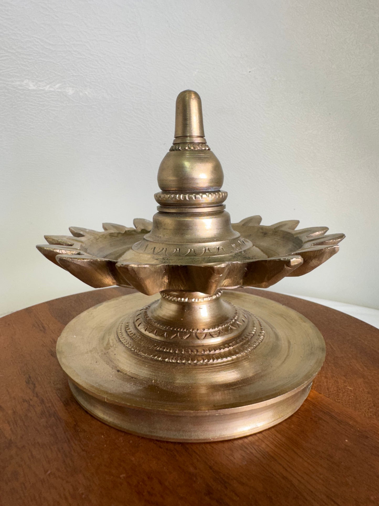 Shodasha Lamp -Prasiddh idols presents panchaloha handcrafted deepa ( 1 piecs )