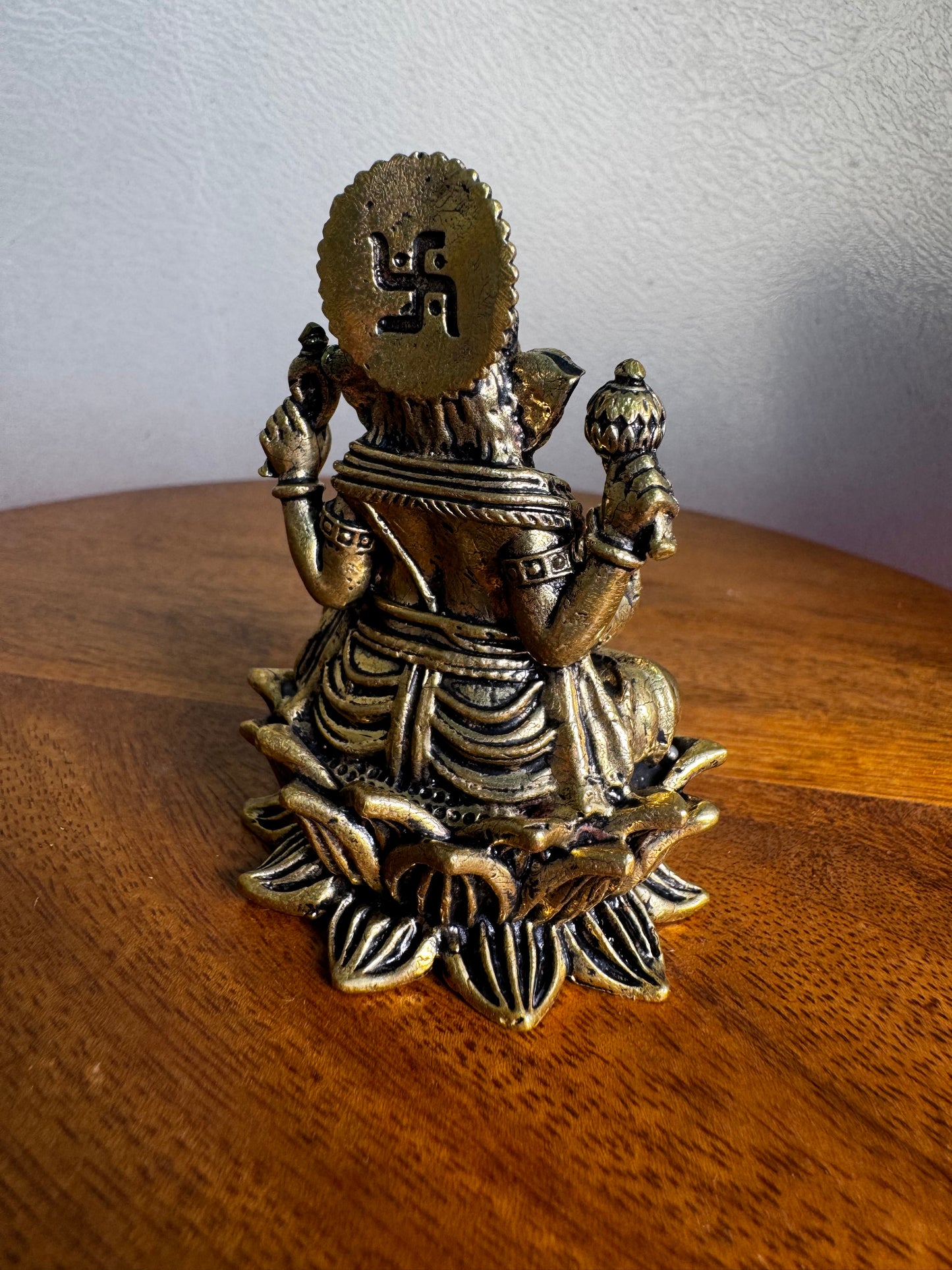 Ganesha Sitting On Kamala Peeta - Prasiddh idols present Panchaloha idol
