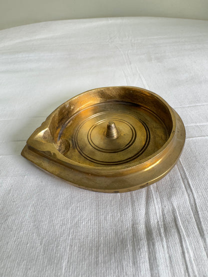 Tatte / Battalu Deepa/Deepam/Lamp - Prasiddh Idols Presents Panchaloha handcrafted plate lamp