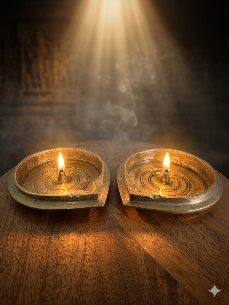 Tatte / Battalu Deepa/Deepam/Lamp - Prasiddh Idols Presents Panchaloha handcrafted plate lamp