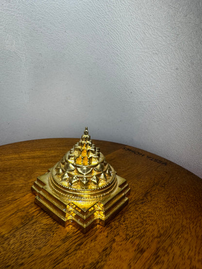 Shree yantra - Prasiddh idols present Panchaloha idol
