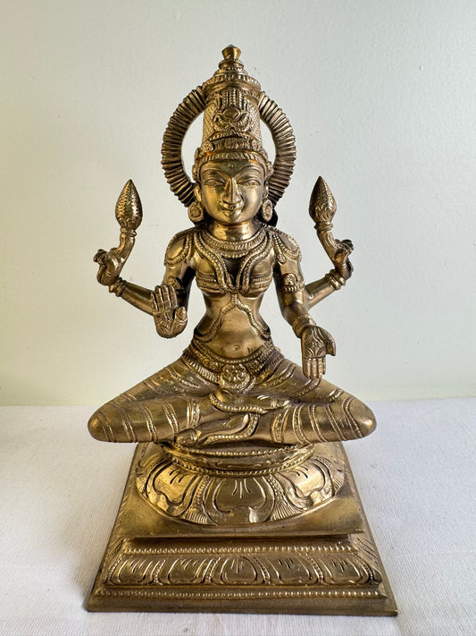 Mahalakshmi Devi - Prasiddh idols presents copper idol
