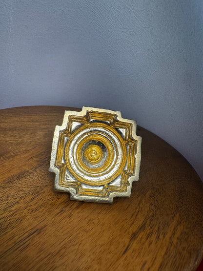Shree yantra - Prasiddh idols present Panchaloha idol