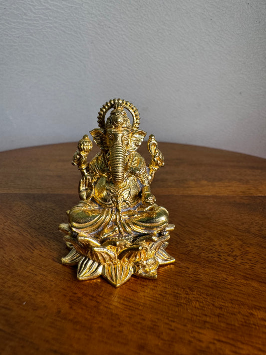 Ganesha Sitting On Kamala Peeta - prasiddh idols presents Panchaloha idol