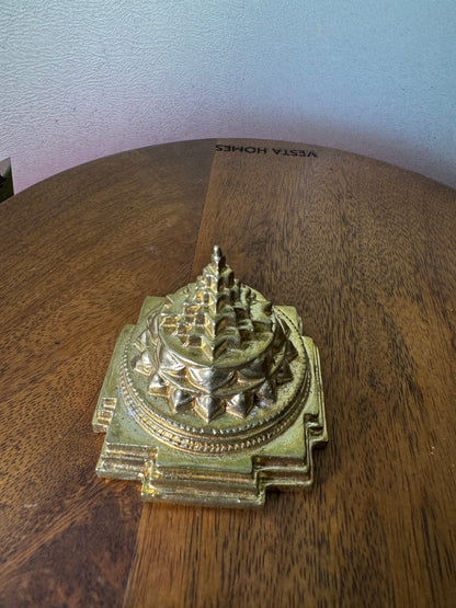 Shree yantra - Prasiddh idols present Panchaloha idol
