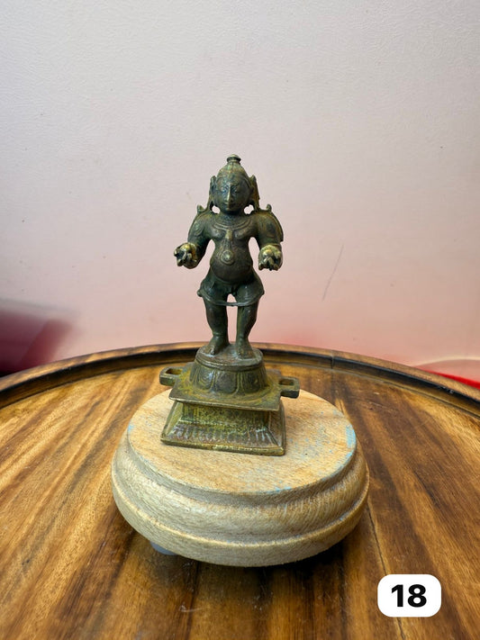 Double hand butter ball krishna - museum replicated copper idol
