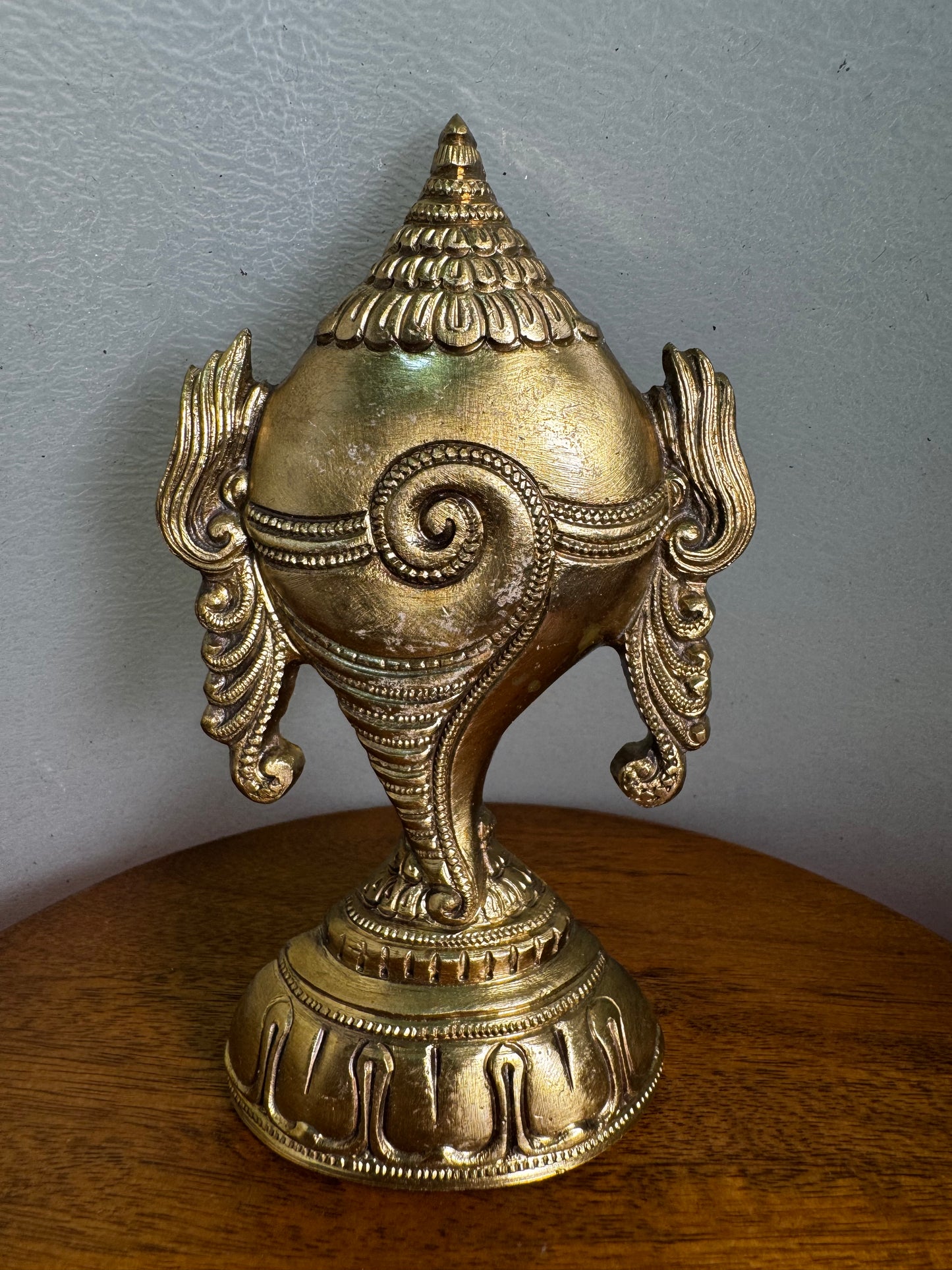 Shanku Chakra Stand - Prasiddh idols presents Panchaloha handcrafted item