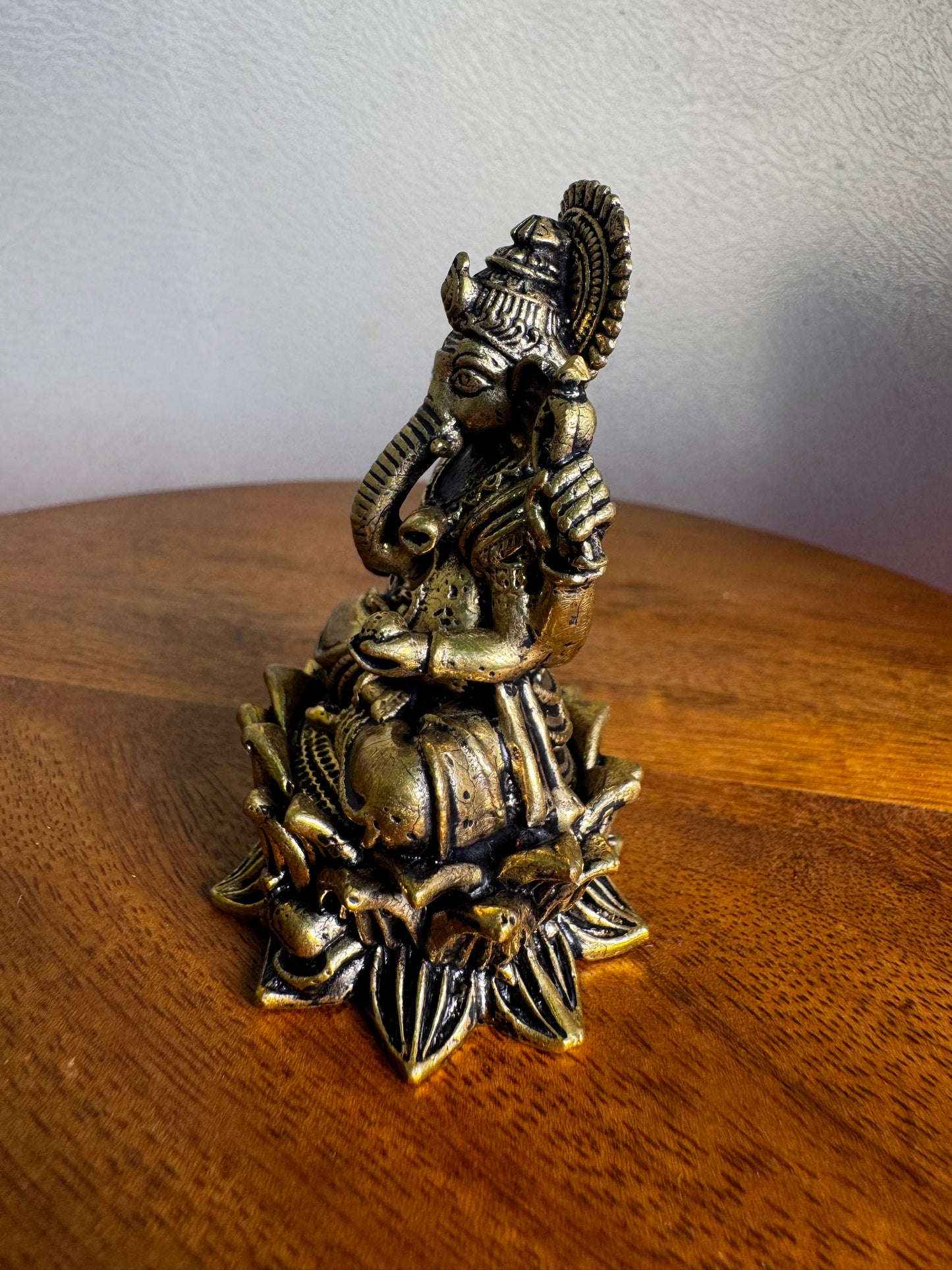 Ganesha Sitting On Kamala Peeta - Prasiddh idols present Panchaloha idol