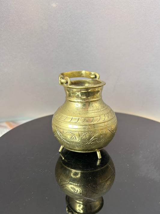 Vintage kamandala pot