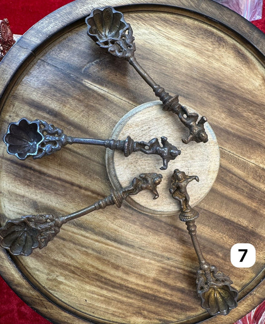 krishna uddarine / spoon - museum replicated copper idol