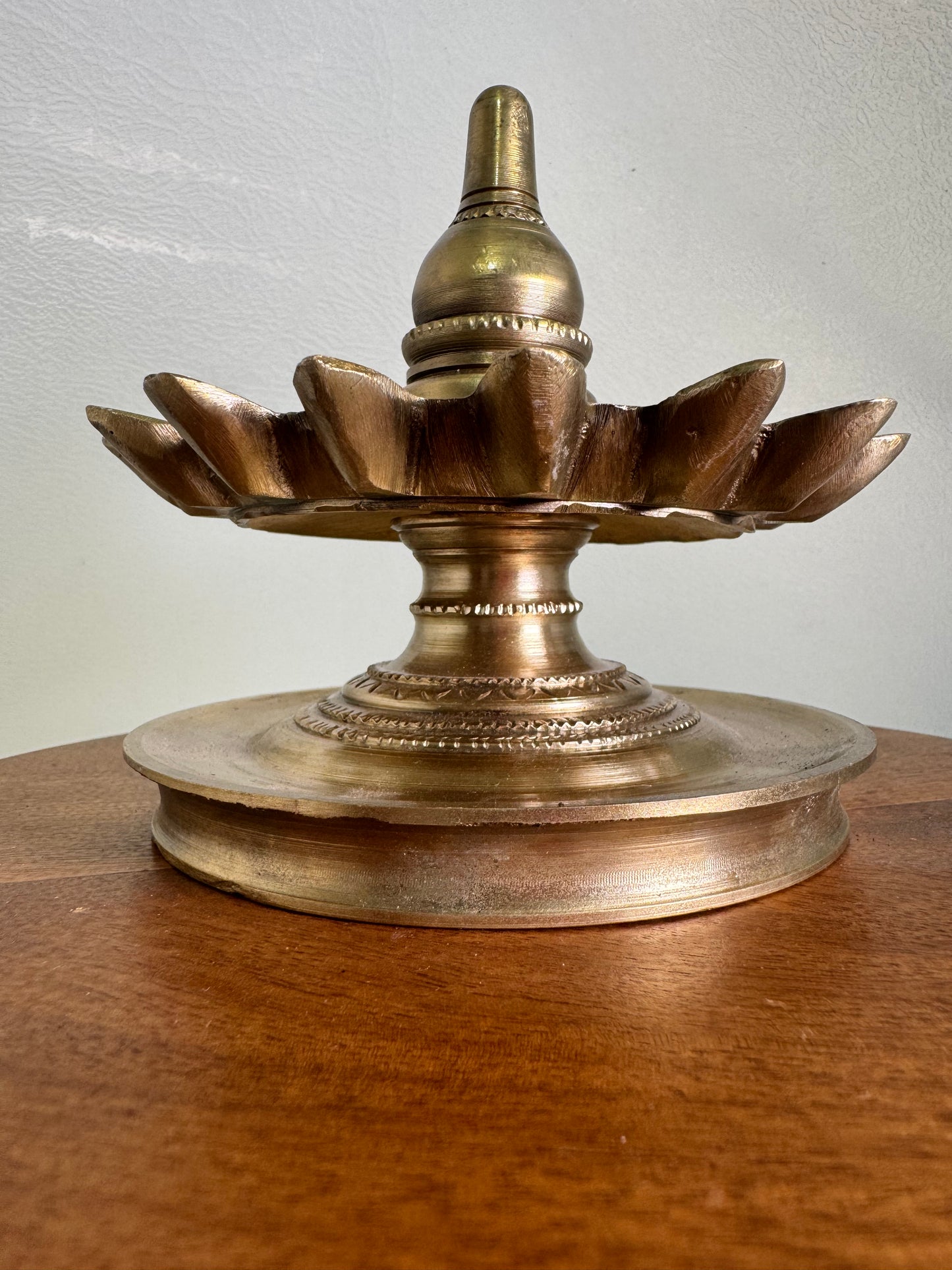 Shodasha Lamp -Prasiddh idols presents panchaloha handcrafted deepa ( 1 piecs )