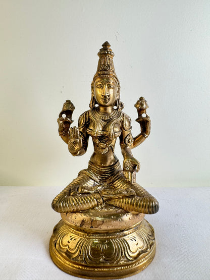 Mahalakshmi Devi - Prasiddh idols presents copper idol of