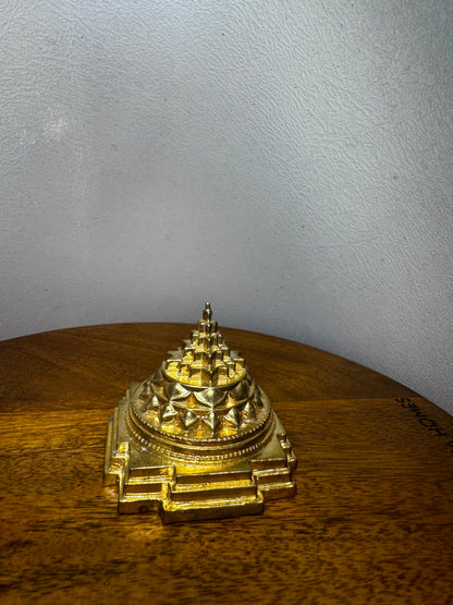 Shree yantra - Prasiddh idols present Panchaloha idol