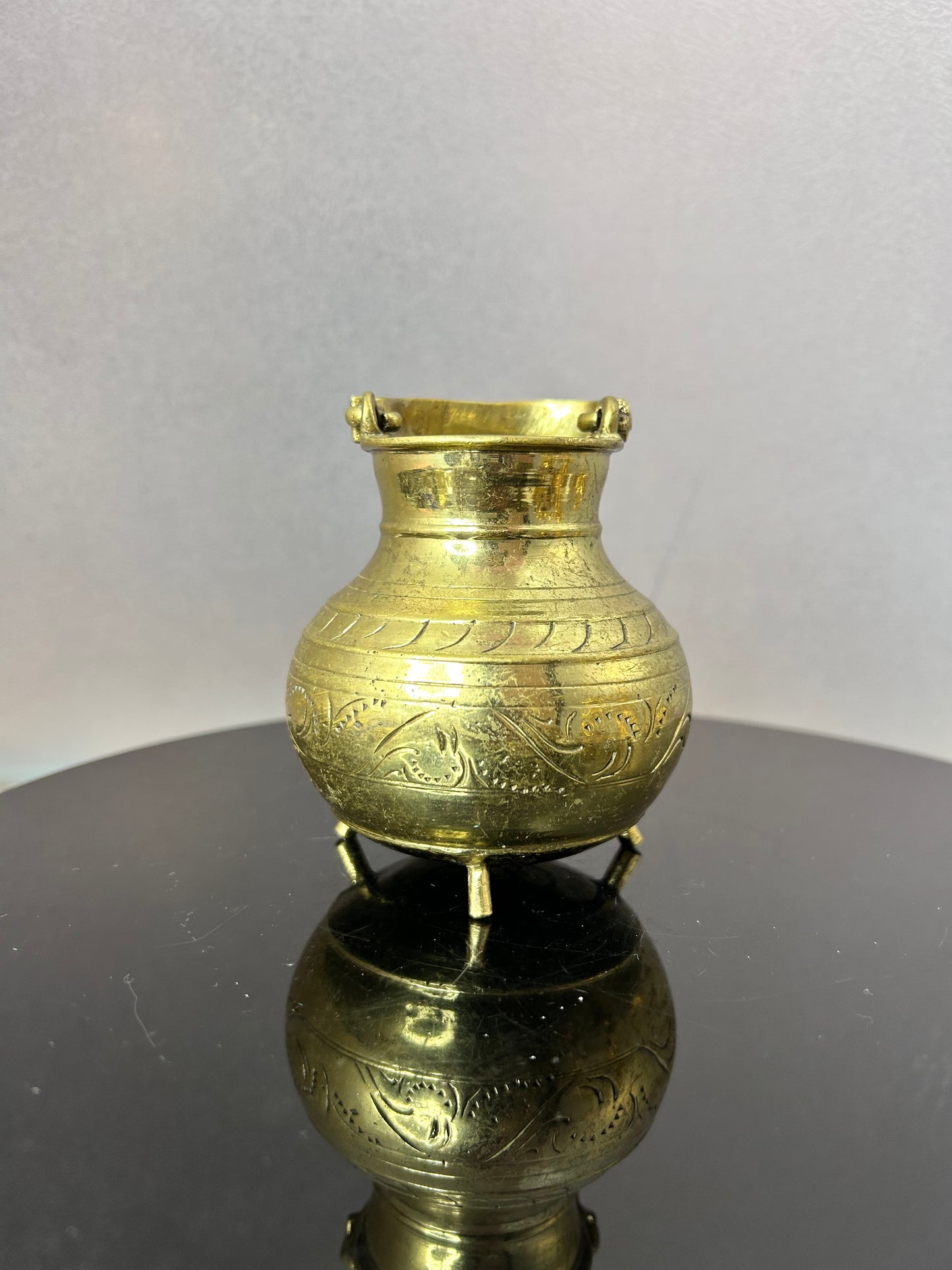Vintage kamandala pot