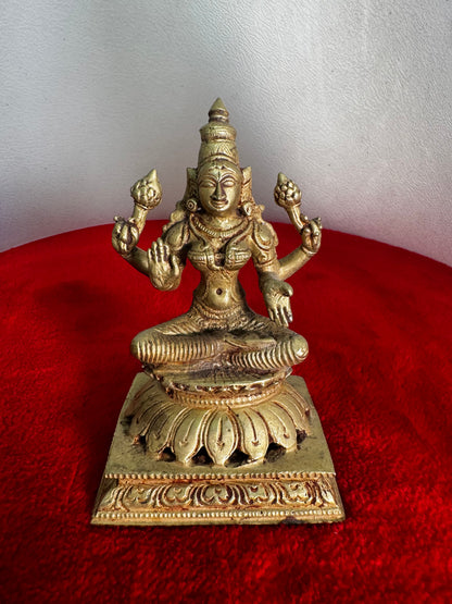 Lakshmi Devi - Prasiddh idols presents Panchaloha Made Museum Replicated Idol