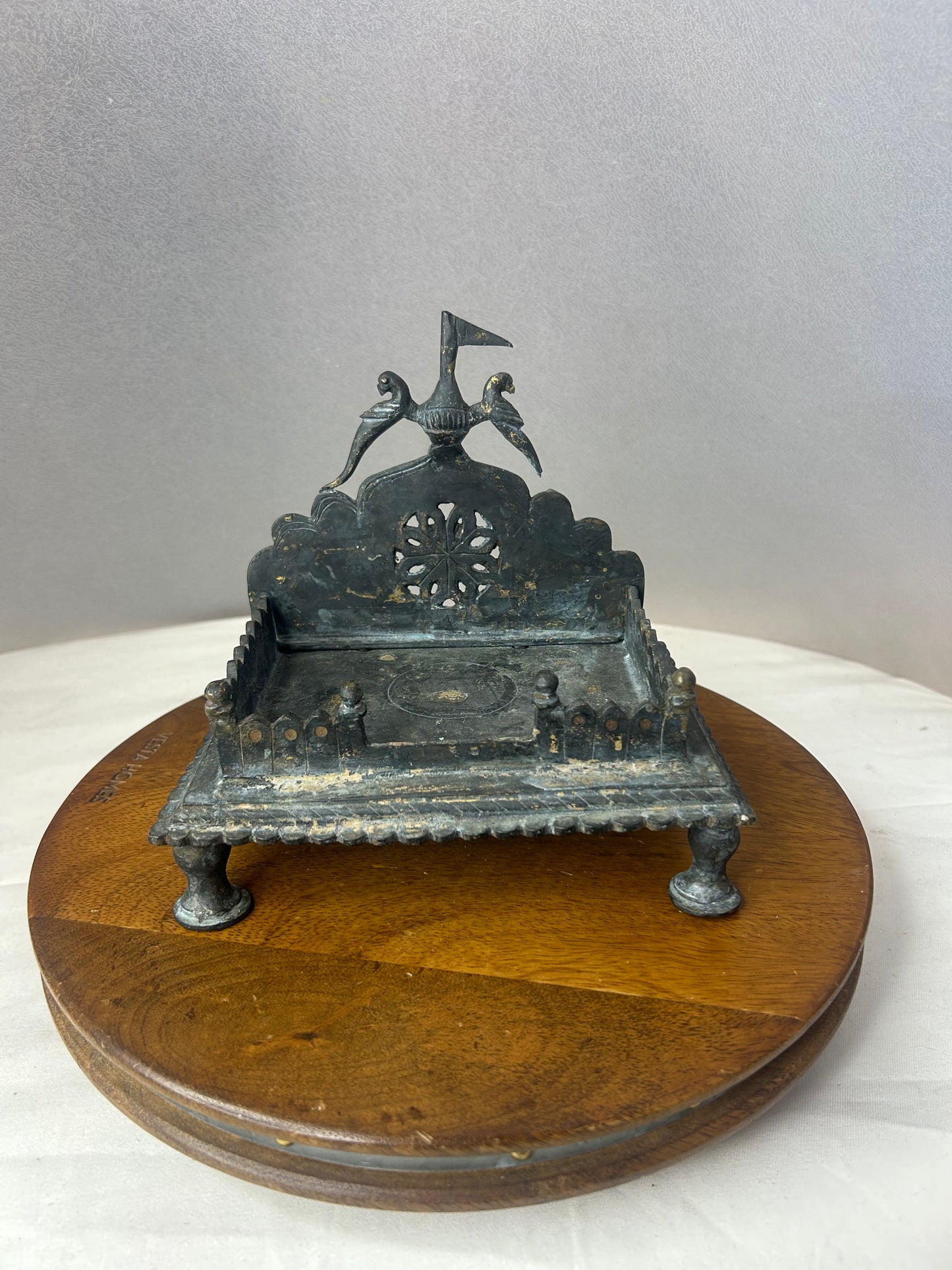 Vintage bronze cast mandahasan