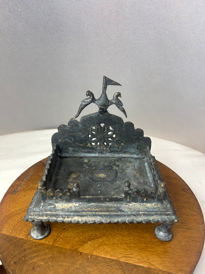 Vintage bronze cast mandahasan