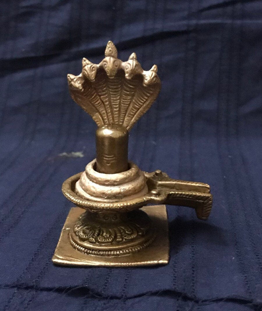 Shiv linga with nagabharna