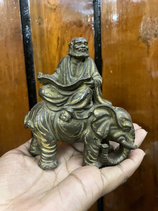 Indian antique store present vintage buddhist figurine