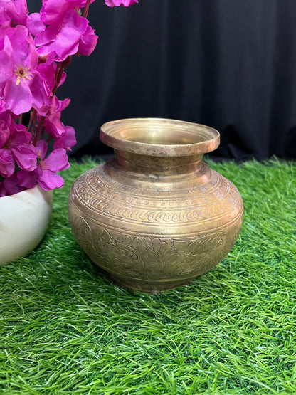 Bronze cast decorative kalsha pot