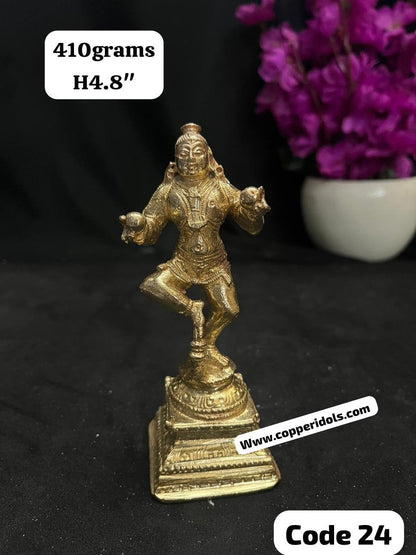 Prasiddh copper idols presents panchaloha idol of lord navaneeta krishna double butter ball , in each hands