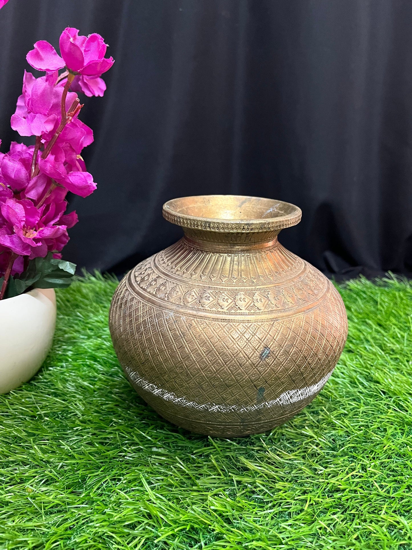 vintage bronze cast checks patterned kalsha pot from mysore karnataka