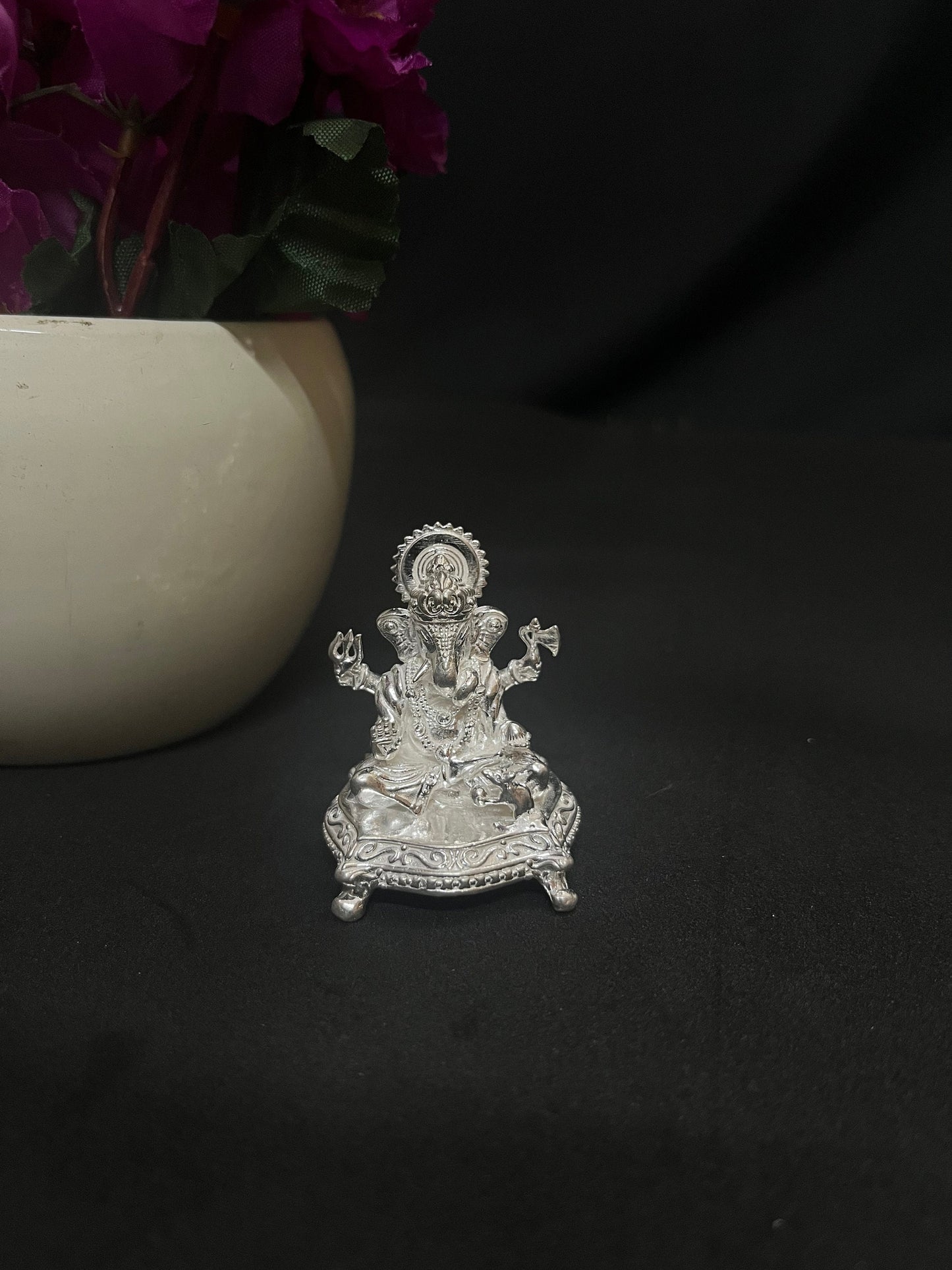 silver made ganesha idol