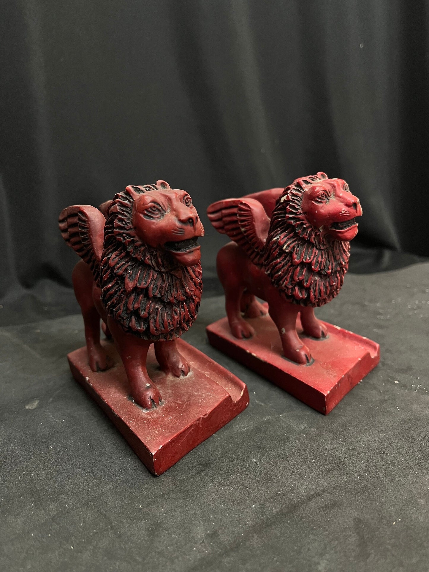 resin made lions