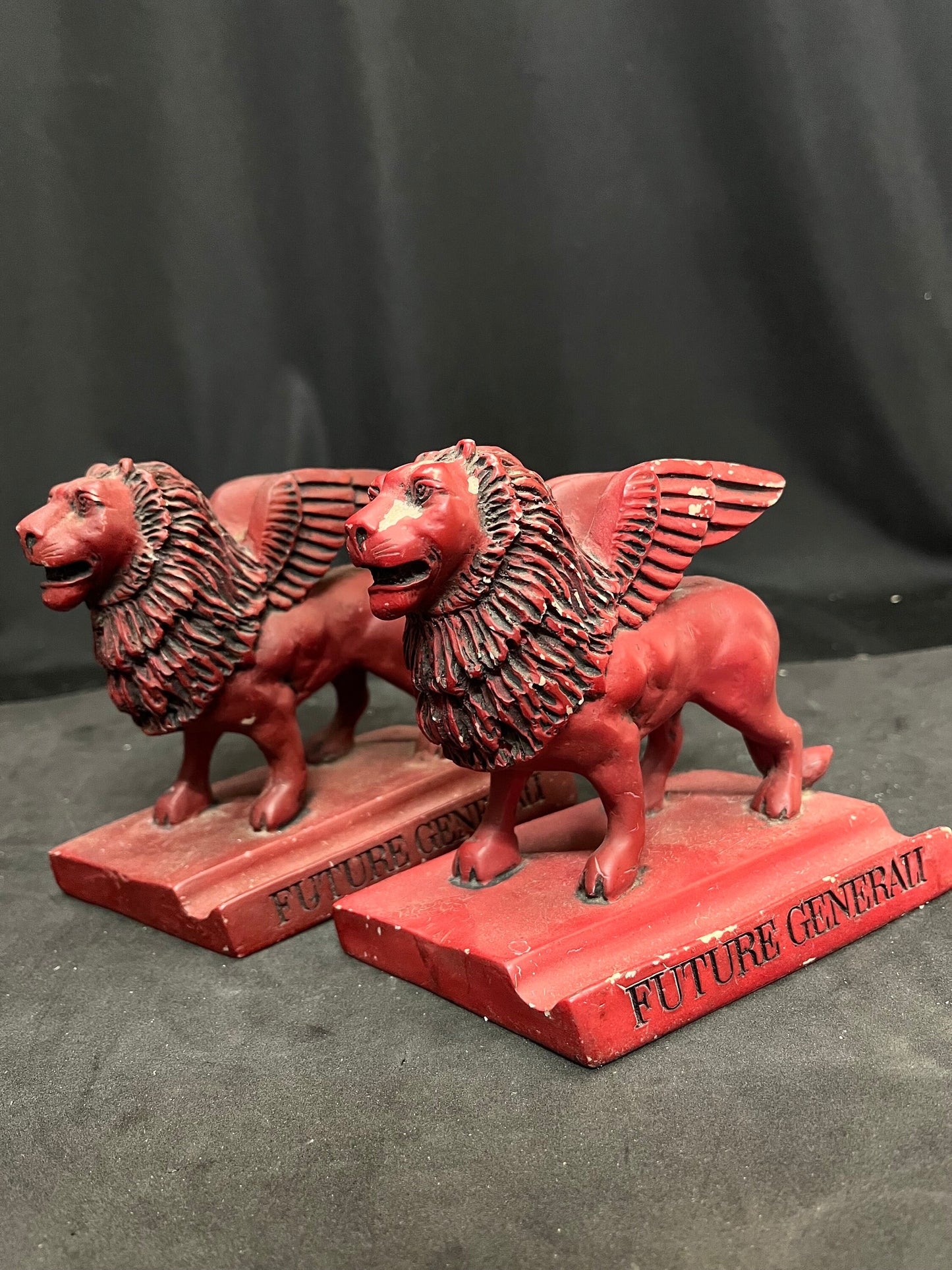 resin made lions