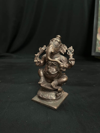 Bronze cast Ganesha in mysore style