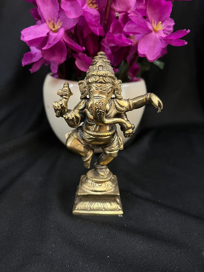 panchaloha handcrafted Narthana Ganesha