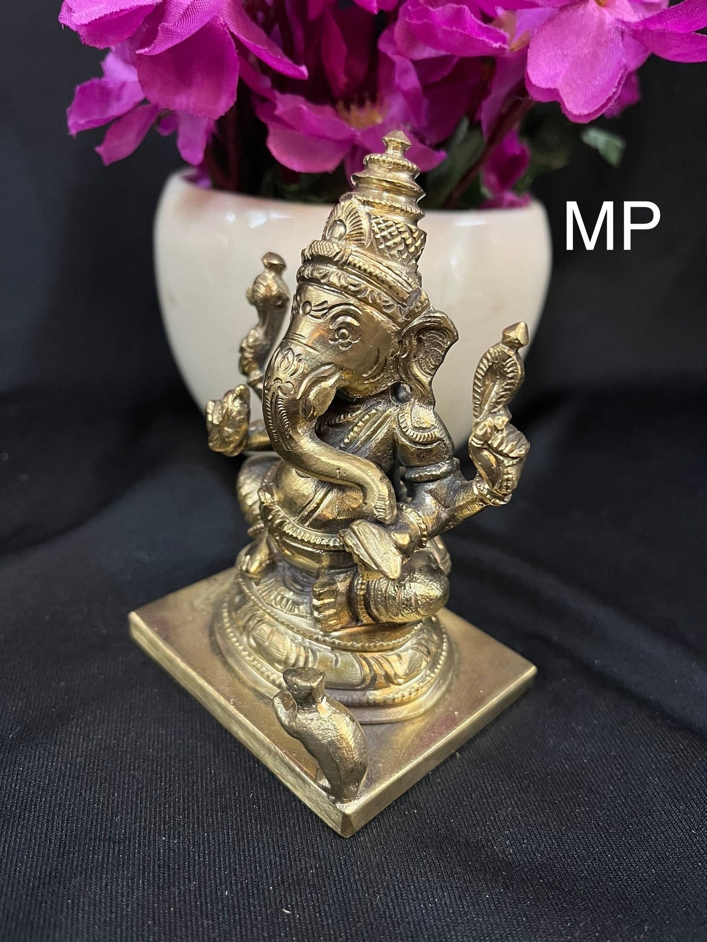 Panchaloham handcrafted Ganesha ganapathi figurine