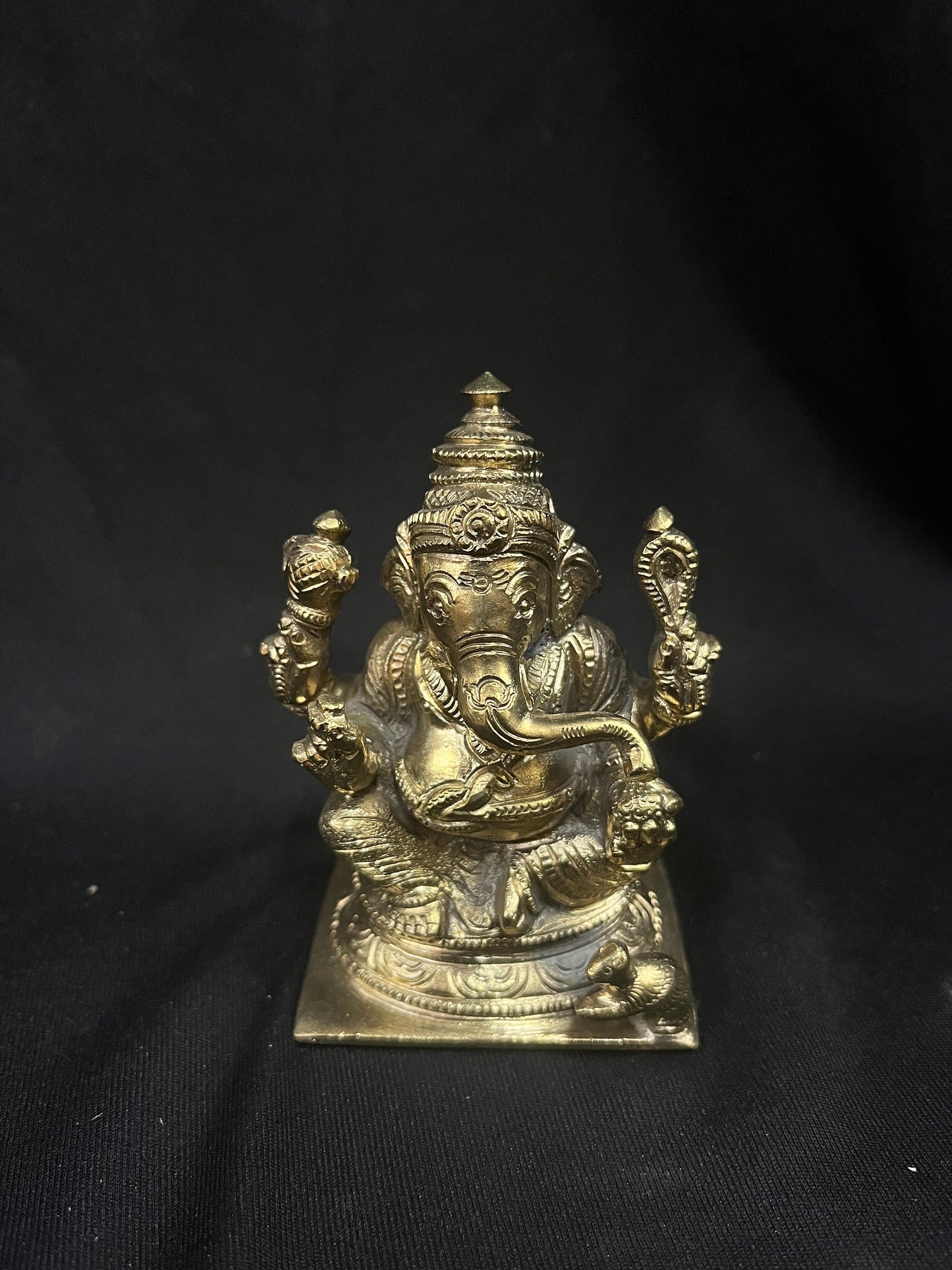 Prasiddh copper idol presents panchaloha idol of ganesha