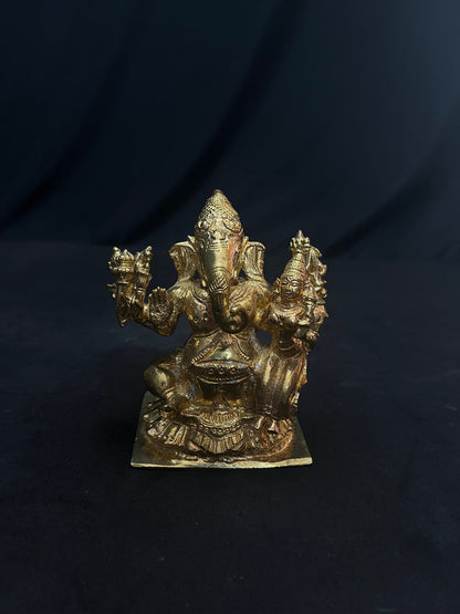 panchaloha casted idol of Maha Ganapati / sri shakthi ganapathi / vallabha ganapathi