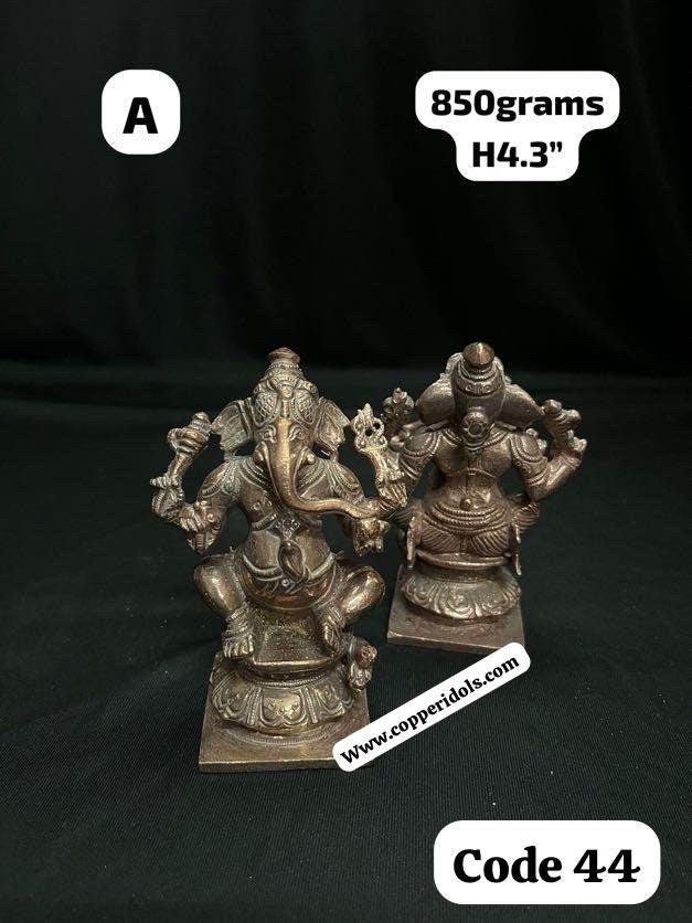 Bronze cast Ganesha in mysore style