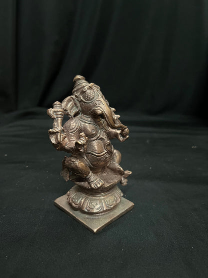 Bronze cast Ganesha in mysore style