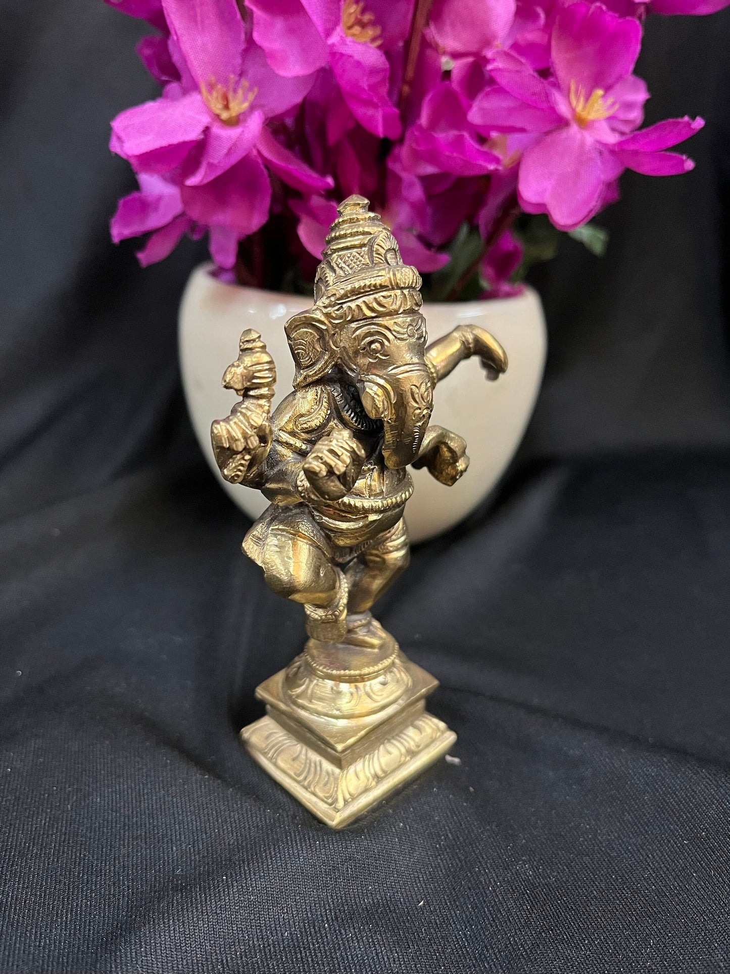 panchaloha handcrafted Narthana Ganesha