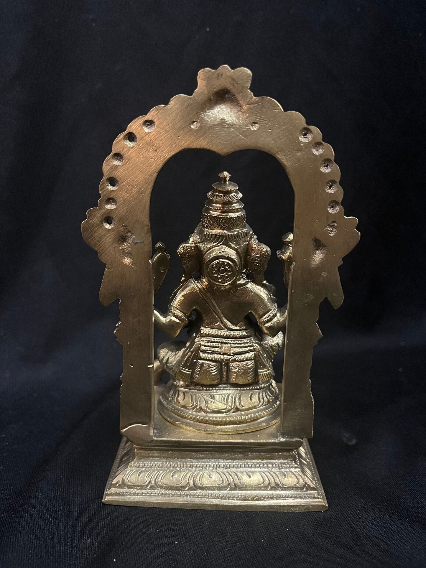 panchaloha handcrafted Ganapathi Ganesha idol with prabhavali