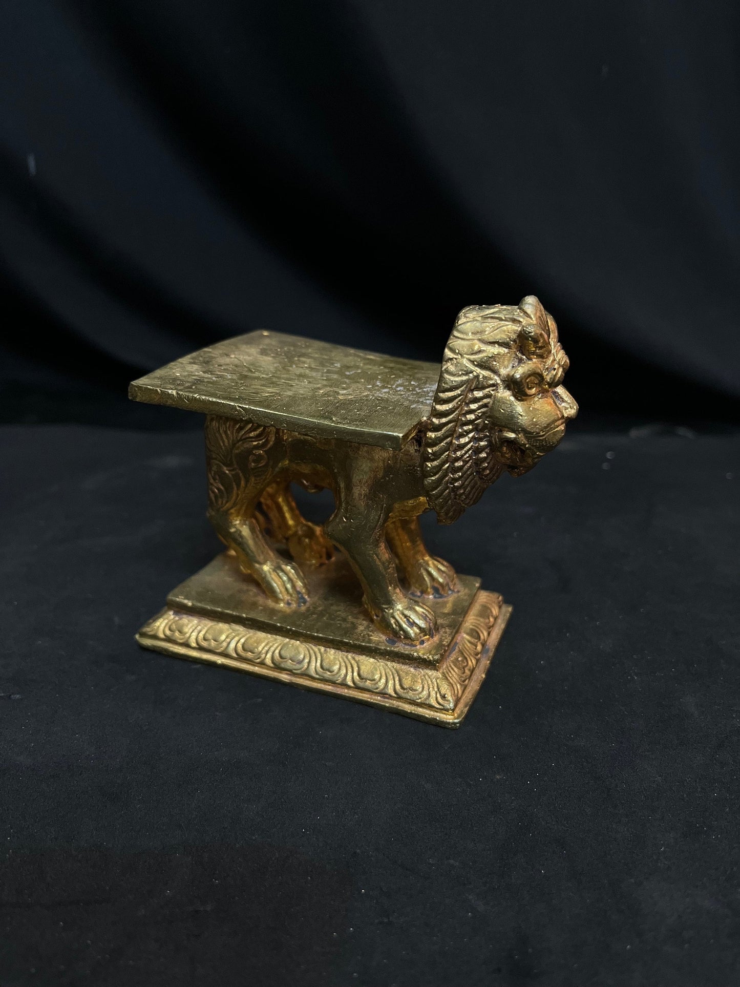 Prasiddh copper idol presents panchaloha idol of simha vahana / lion